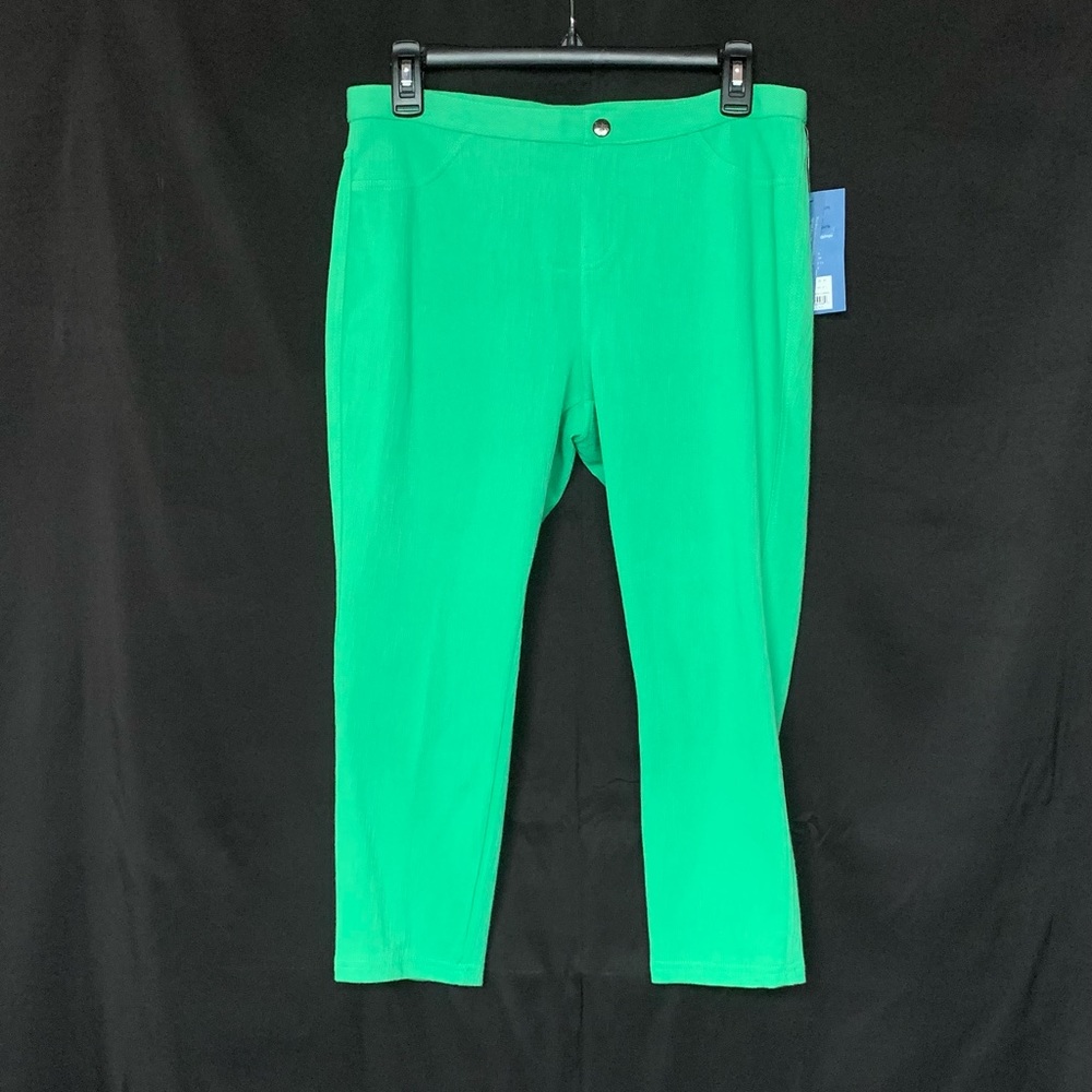 NWT Simply Vera Kelly Green Chino Capris Leggings